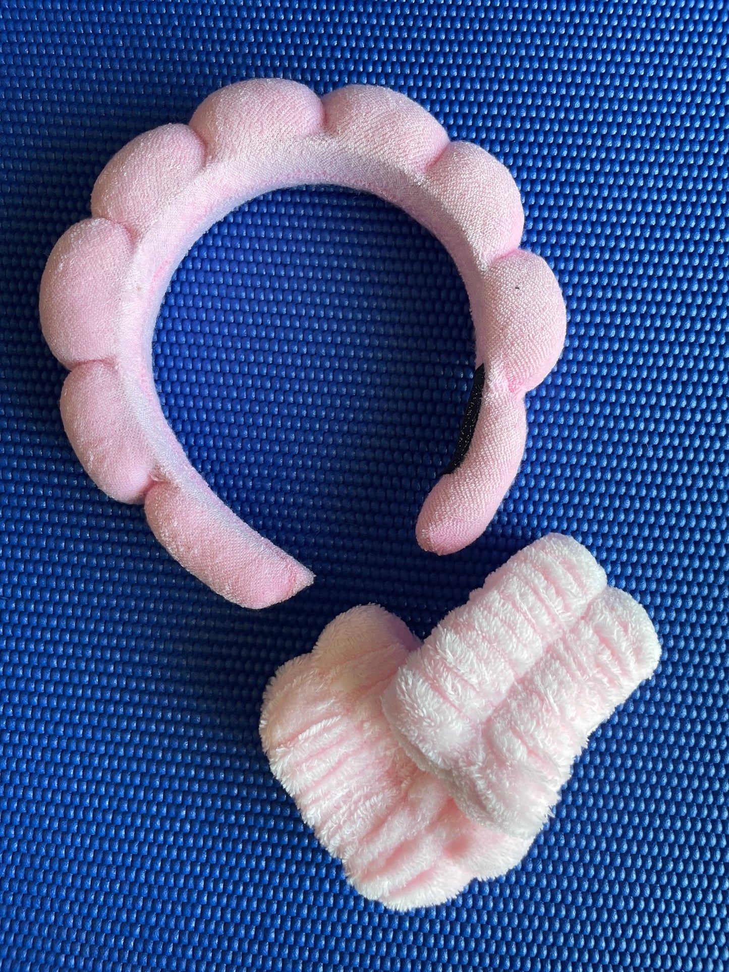 Face washing headband with 2 washing wrist straps