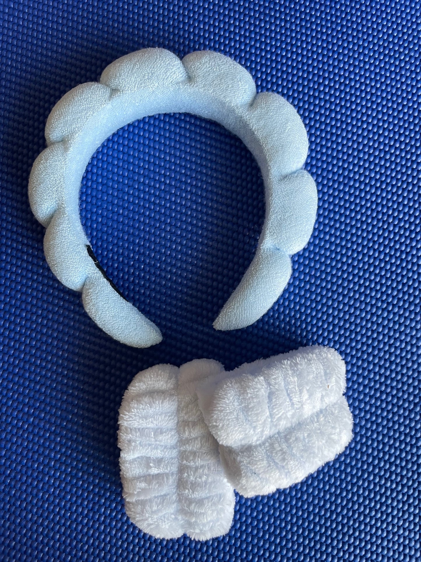 Face washing headband with 2 washing wrist straps