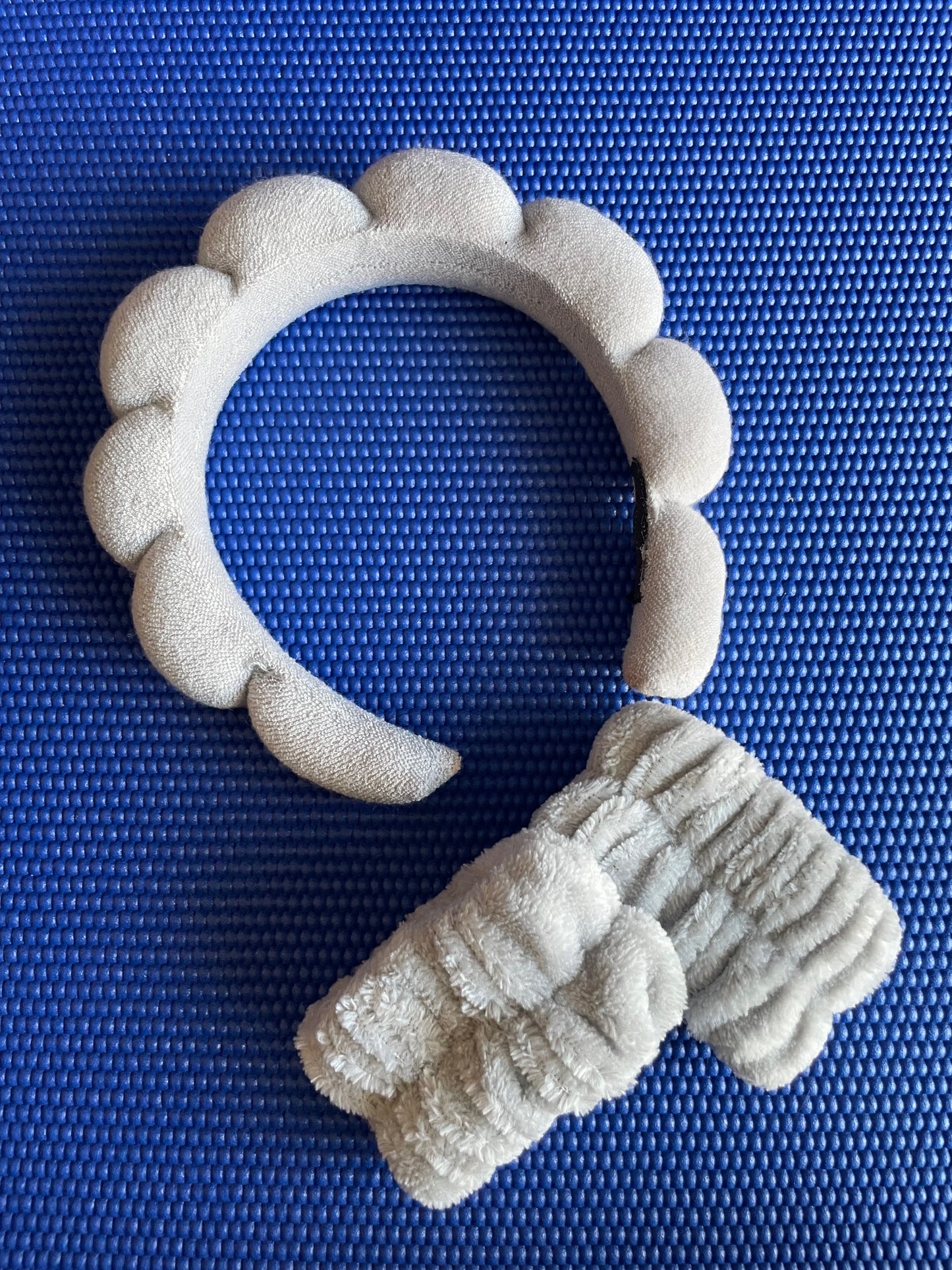 Face washing headband with 2 washing wrist straps